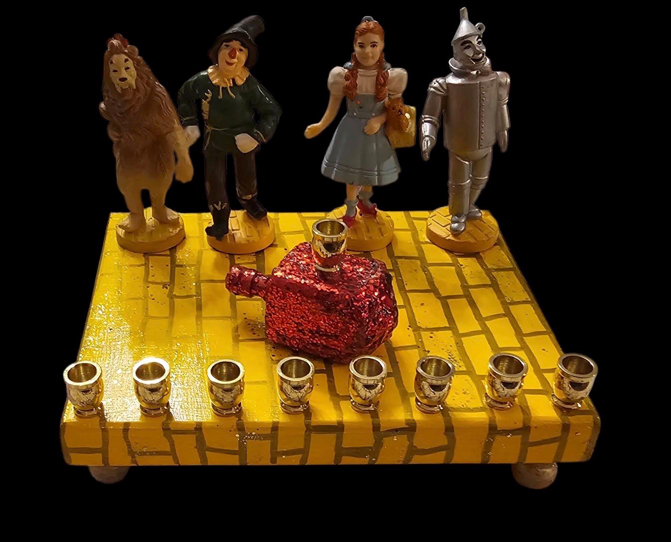 Wizard of Oz Yellow Brick Road Menorah Collectible Judaica Hanukkiah Dorothy Toto Scarecrow Tin Man Lion We are Off to see the wizard