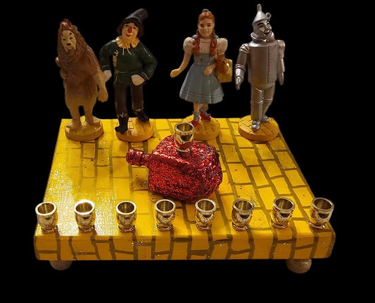 Wizard of Oz Yellow Brick Road Menorah Collectible Judaica Hanukkiah Dorothy Toto Scarecrow Tin Man Lion We are Off to see the wizard