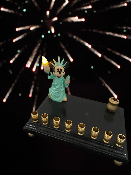 Minnie Mouse Statue of Liberty Light up menorah